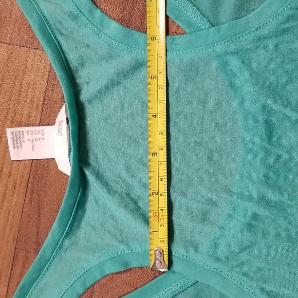 Palazzo pants and 2 tops - Picture 8 of 8